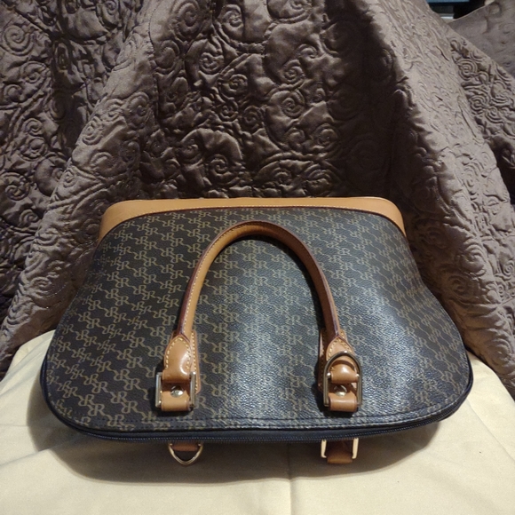 🛍️Rioni Signature Dome Handle Handbag🛍️ - Picture 10 of 14